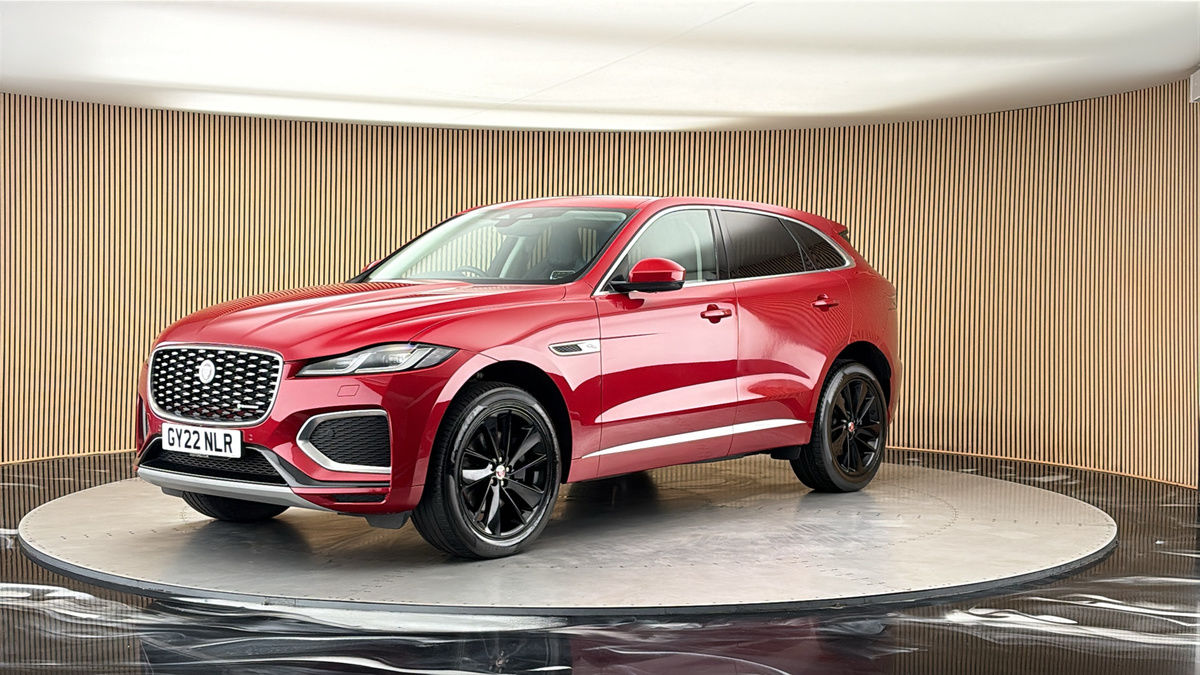 Jaguar F-PACE Image 20