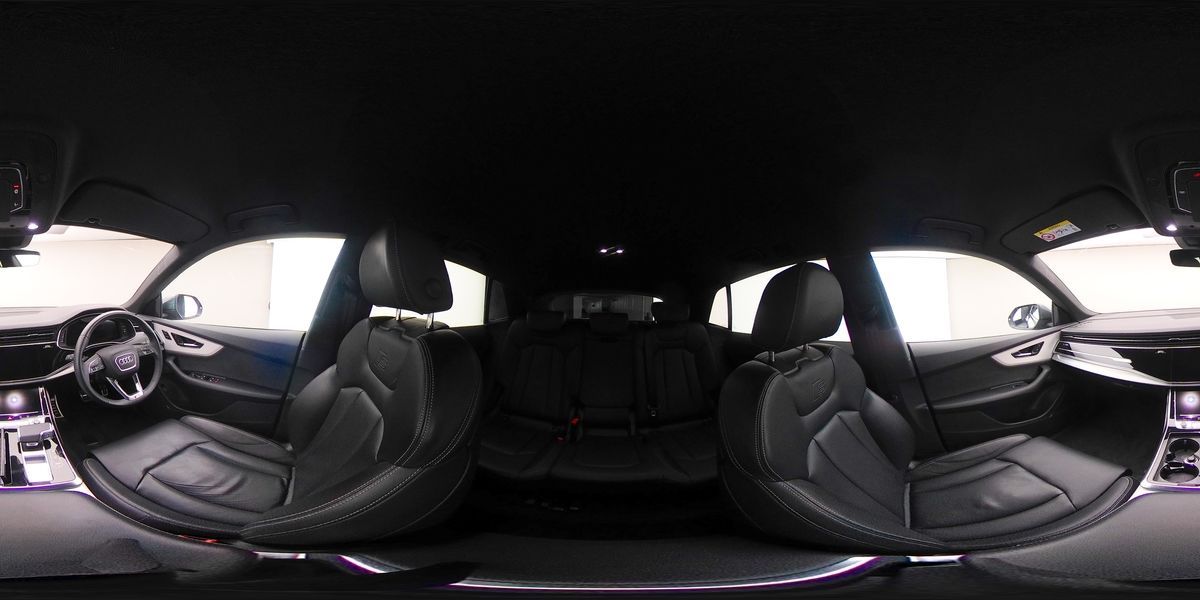 More views of Audi Q8