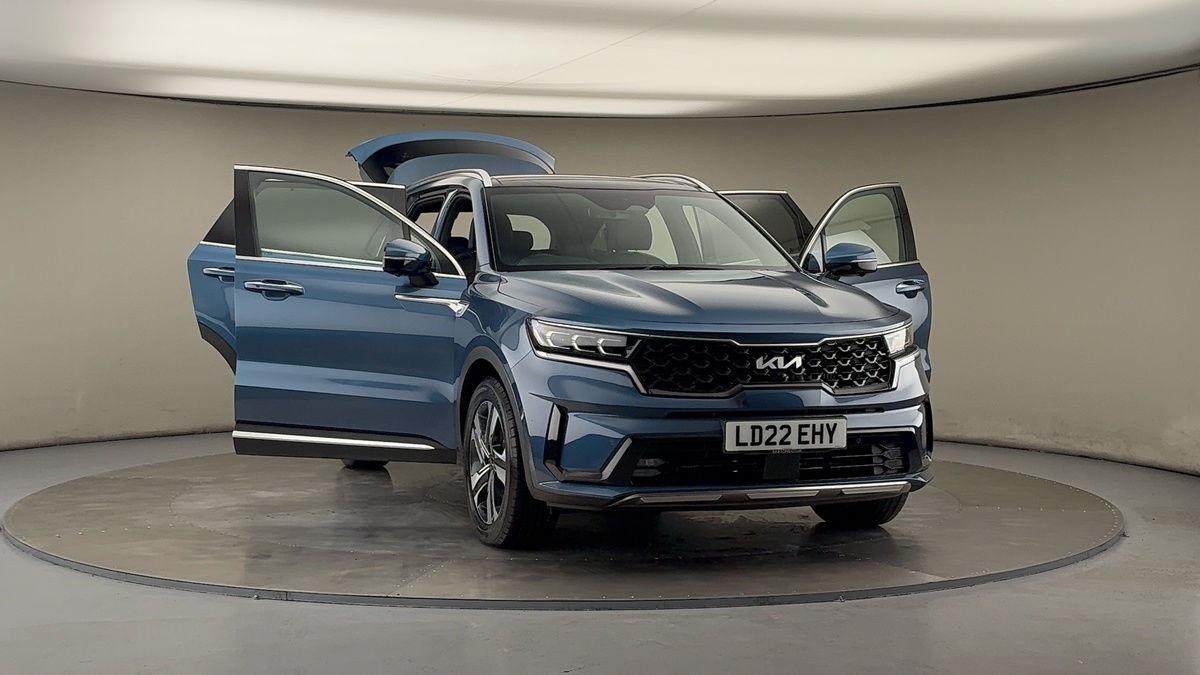 More views of Kia Sorento