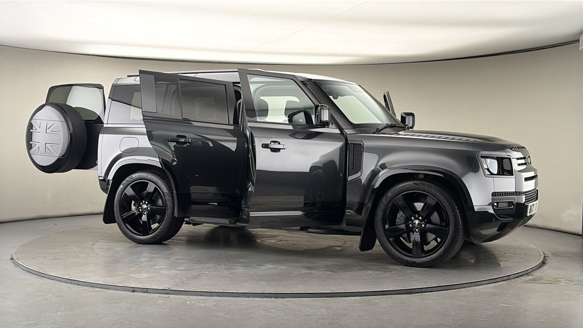 More views of Land Rover Defender 110