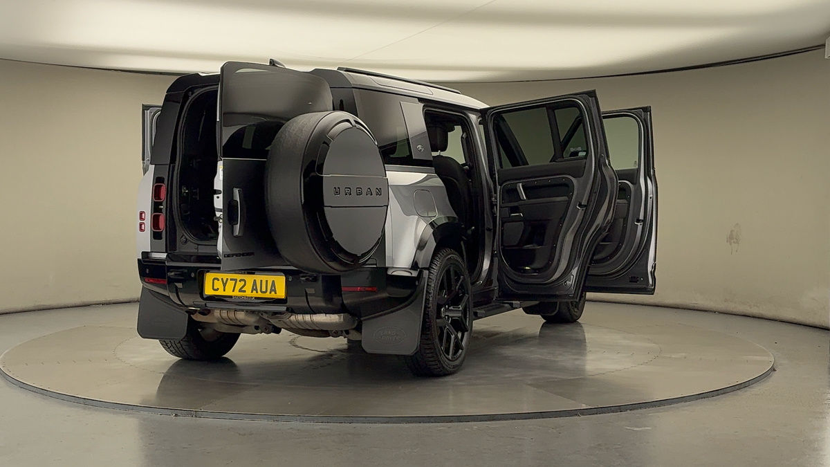 More views of Land Rover Defender 110