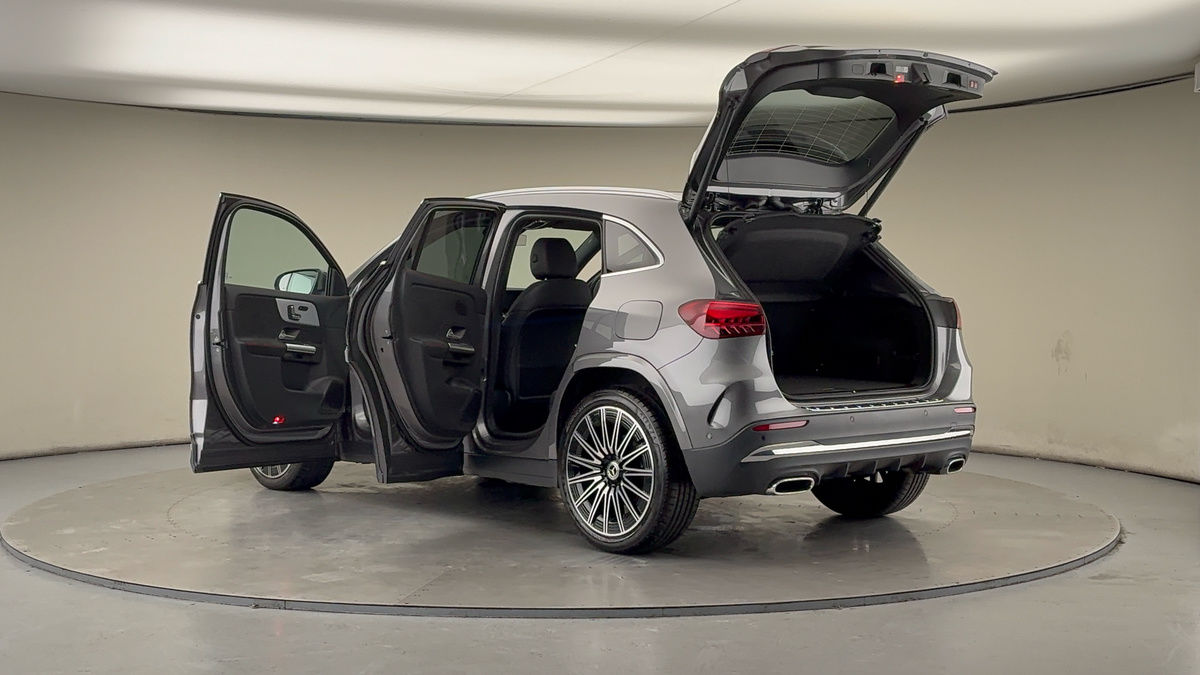 More views of Mercedes-Benz GLA