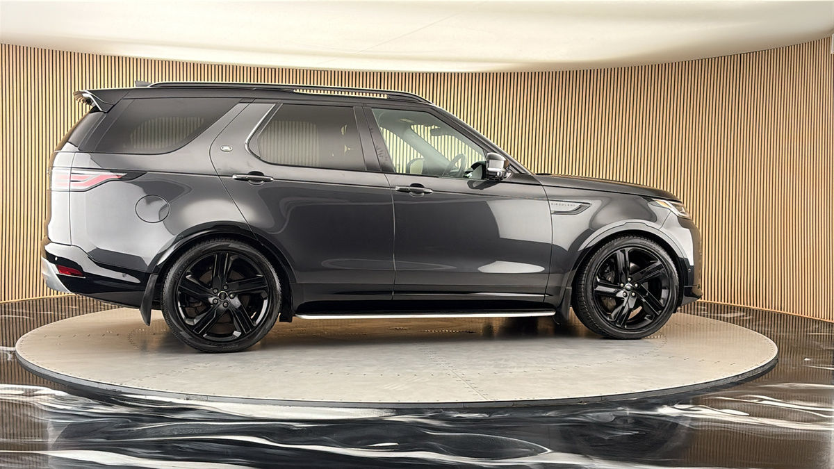 More views of Land Rover Discovery