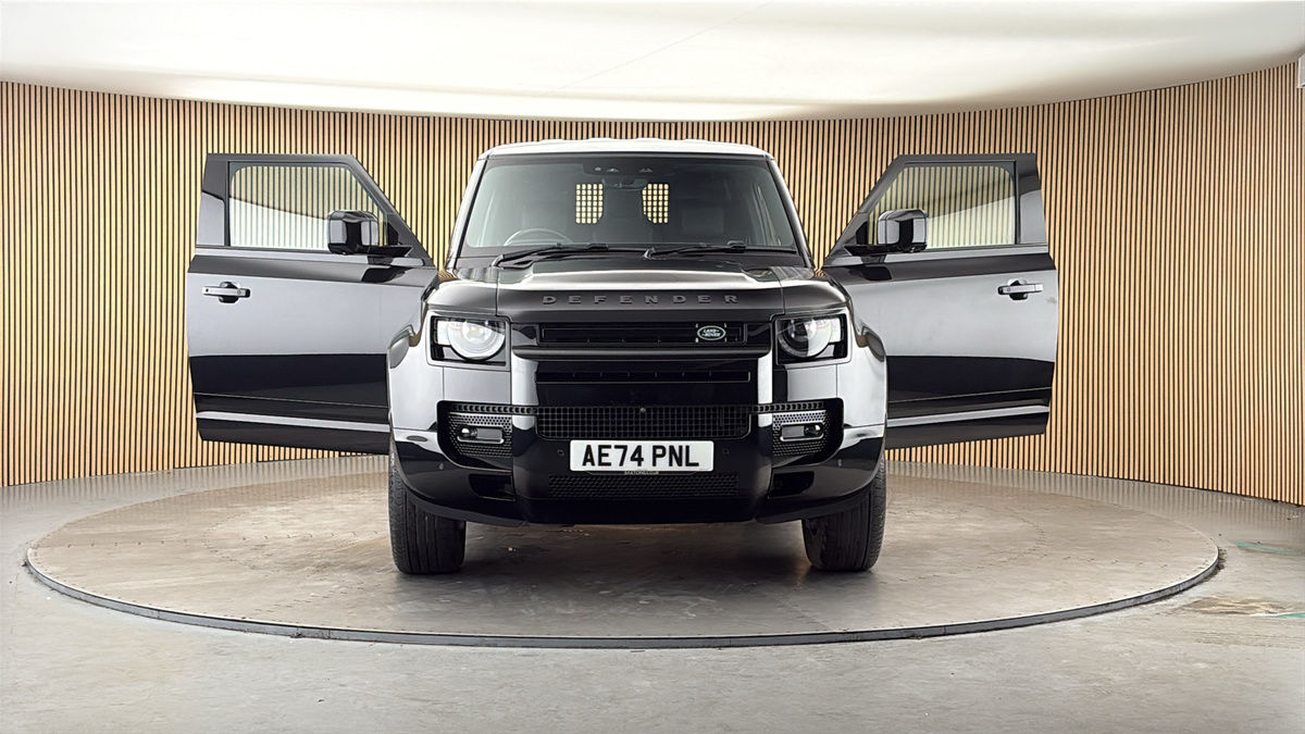 More views of Land Rover Defender 90