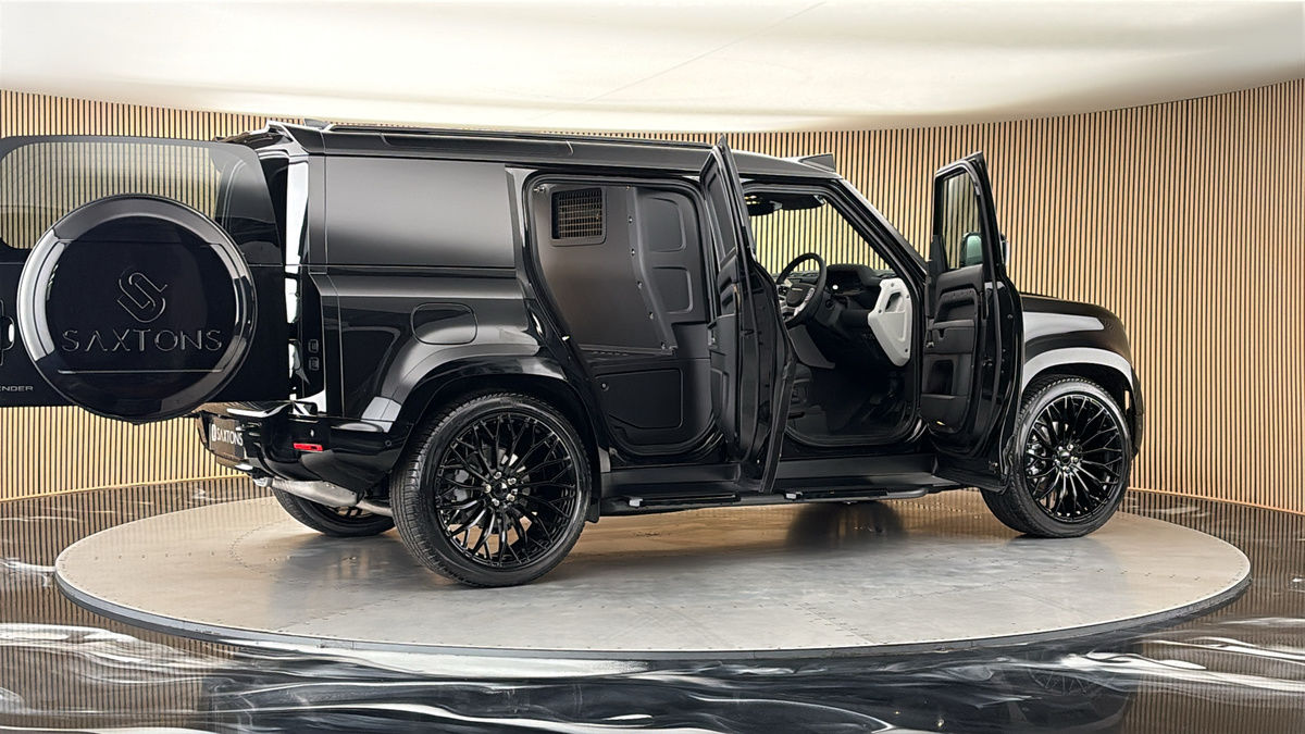 More views of Land Rover Defender 110