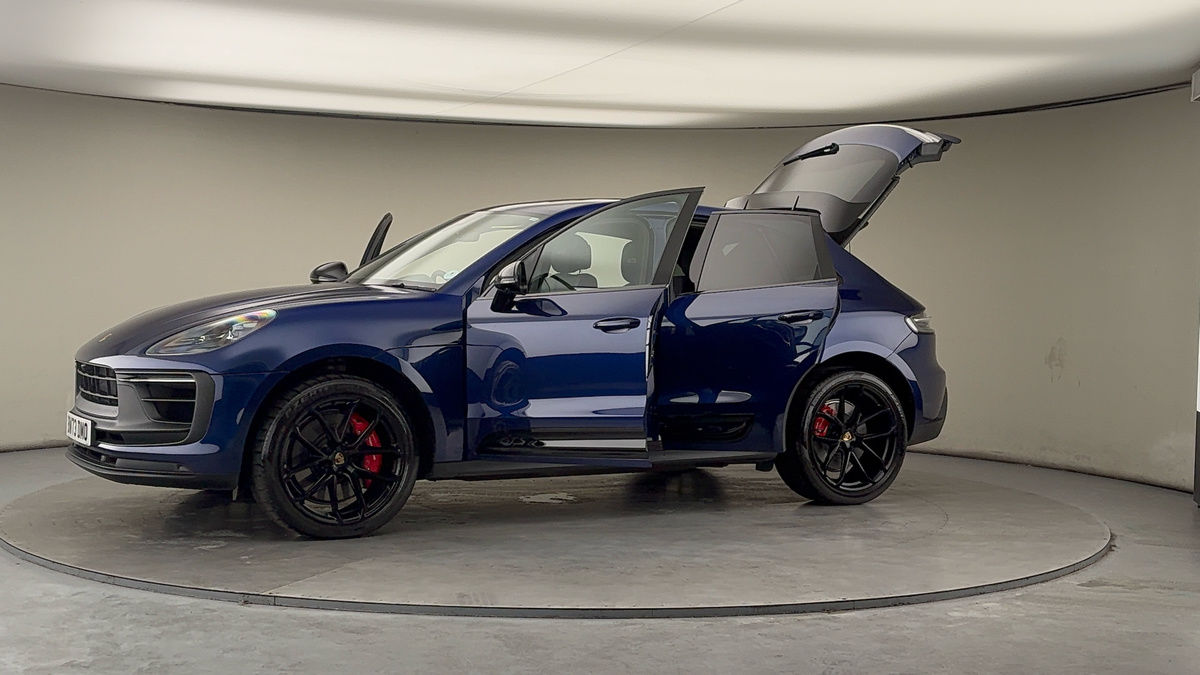 More views of Porsche Macan