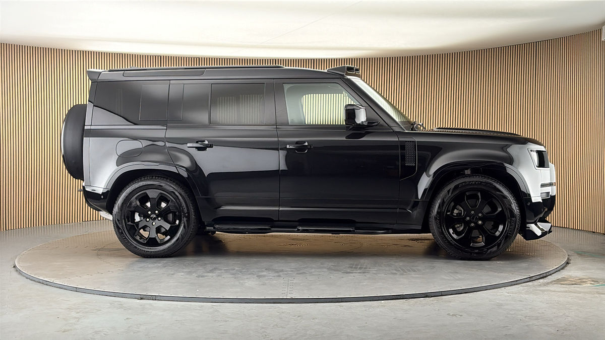 More views of Land Rover Defender 110