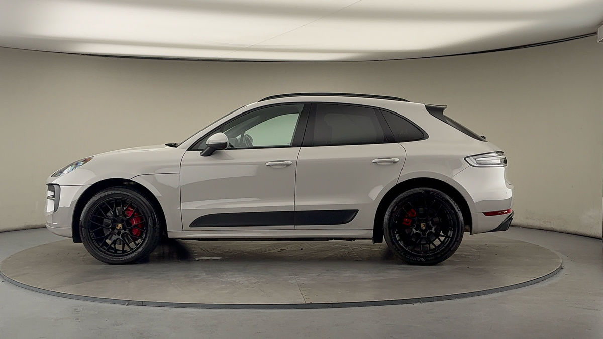 More views of Porsche Macan