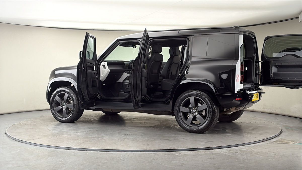More views of Land Rover Defender 110