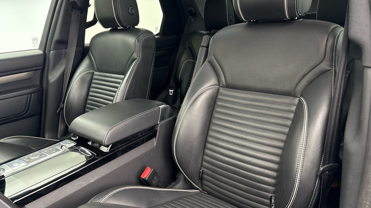 Land Rover Discovery Image 7