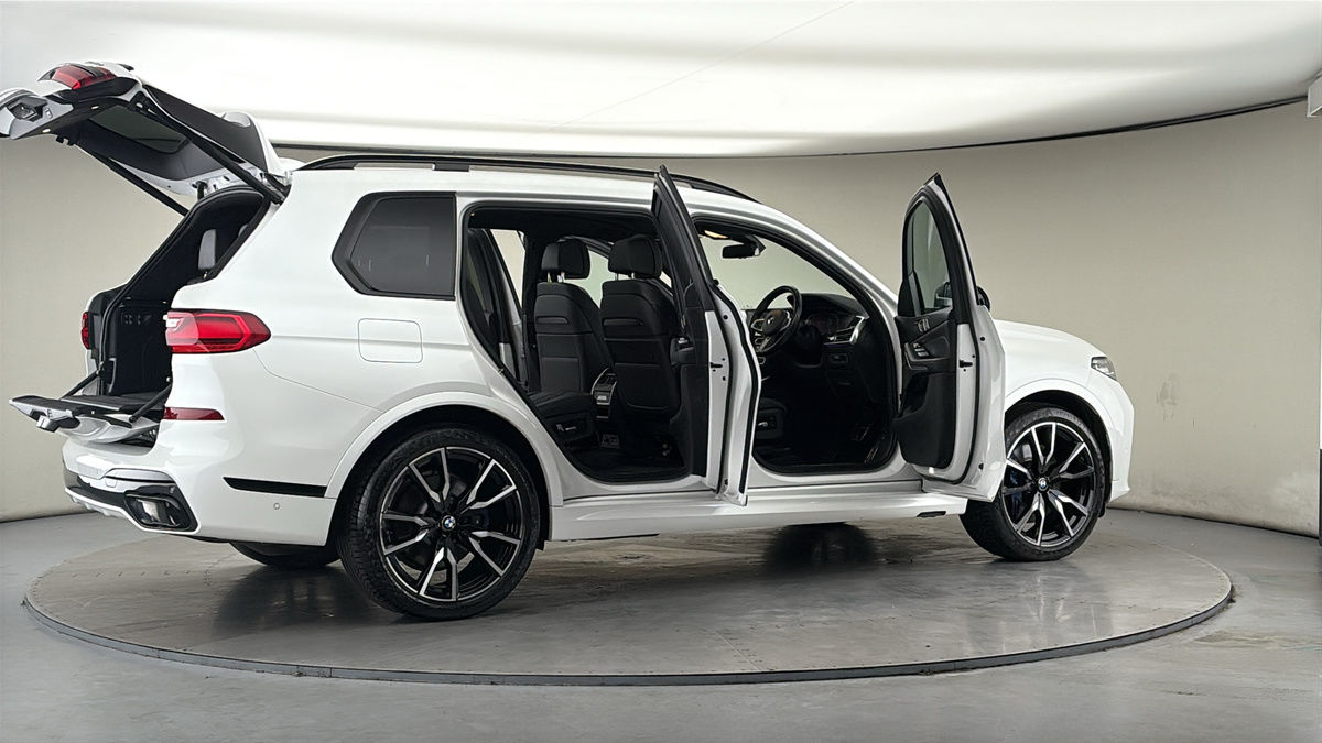 More views of BMW X7