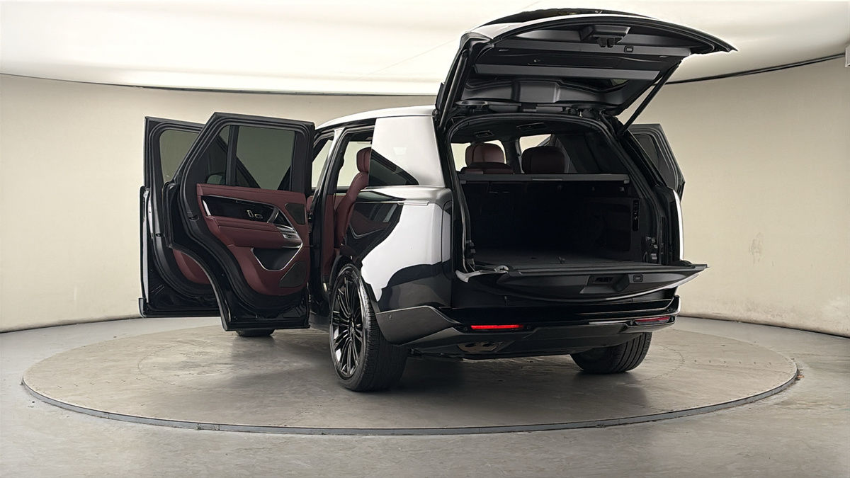 More views of Land Rover Range Rover