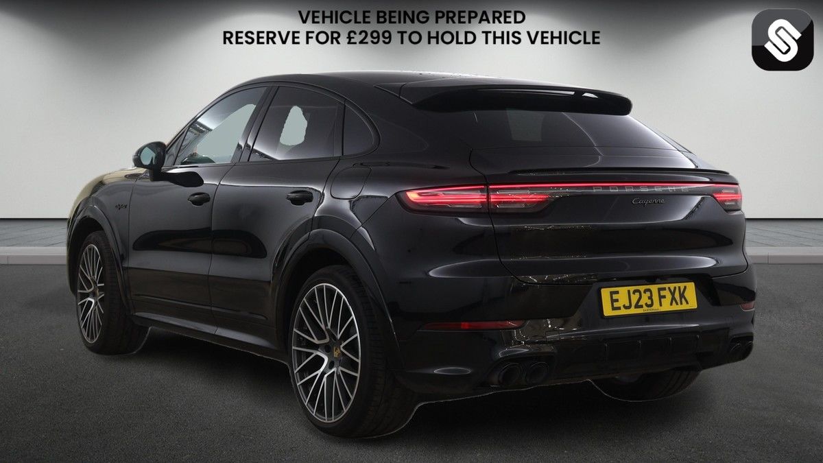 Porsche Cayenne Image 3