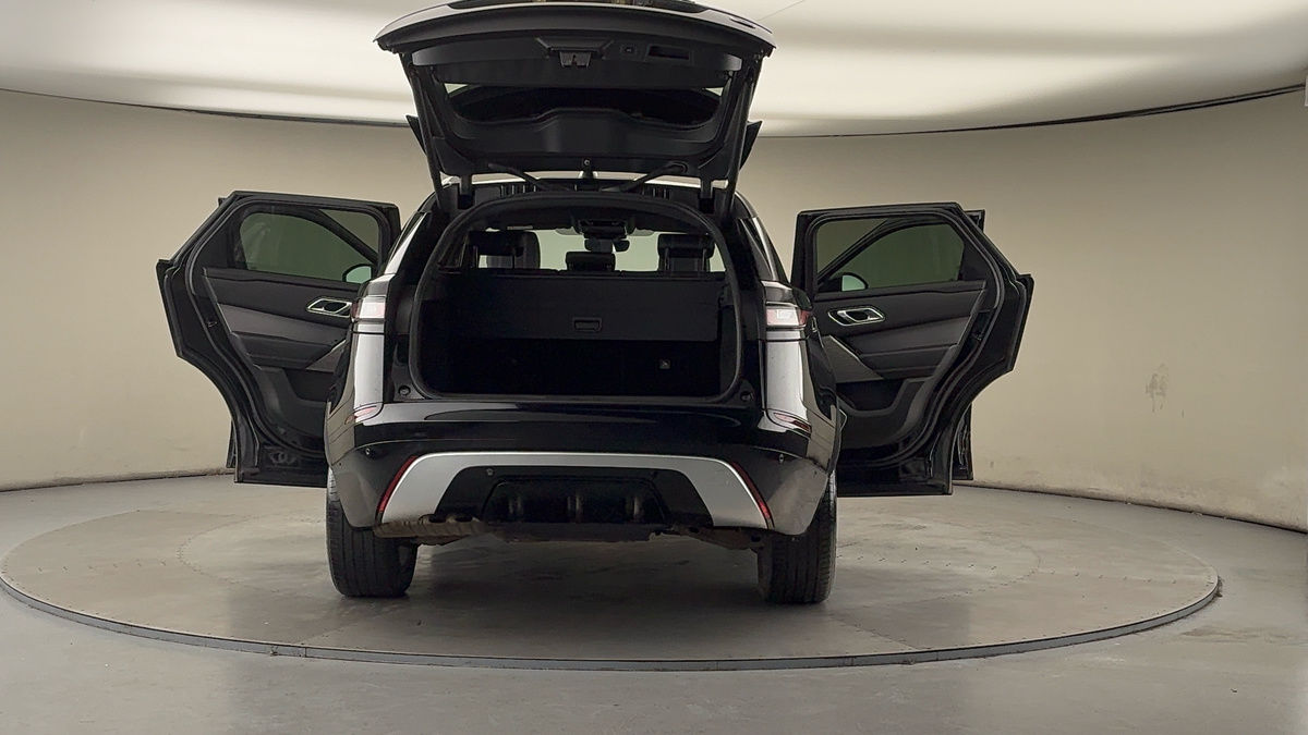 More views of Land Rover Range Rover Velar