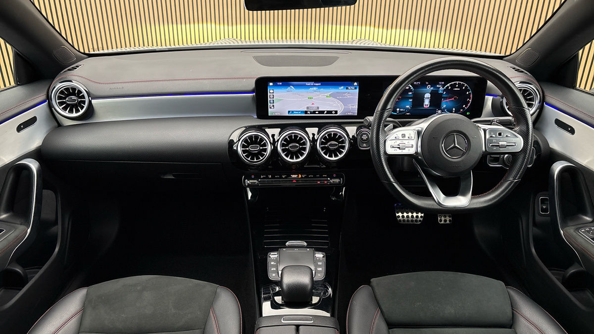 Mercedes-Benz CLA Image 12