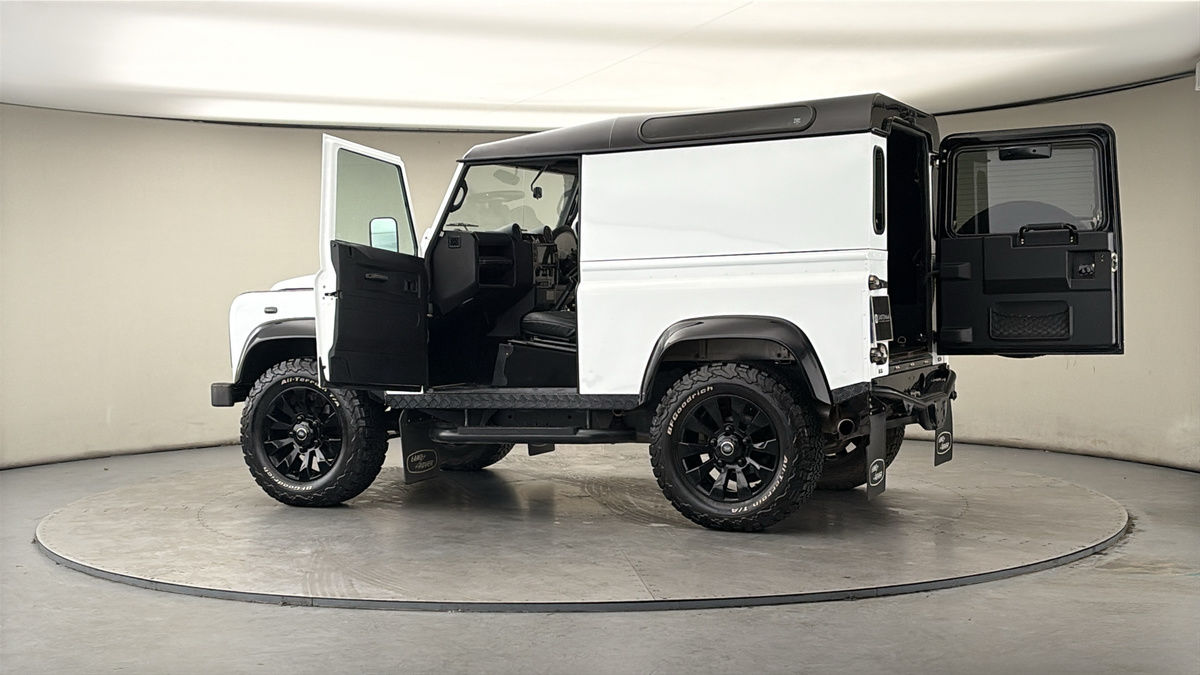 More views of Land Rover Defender 90