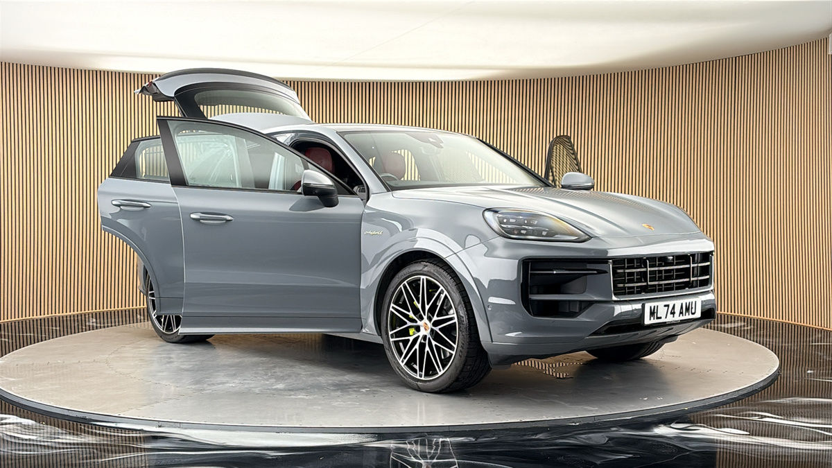 More views of Porsche Cayenne