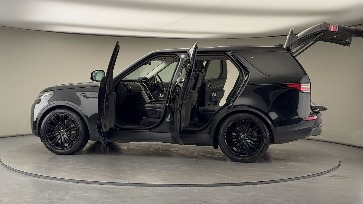 More views of Land Rover Discovery