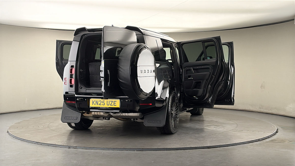 More views of Land Rover Defender 110