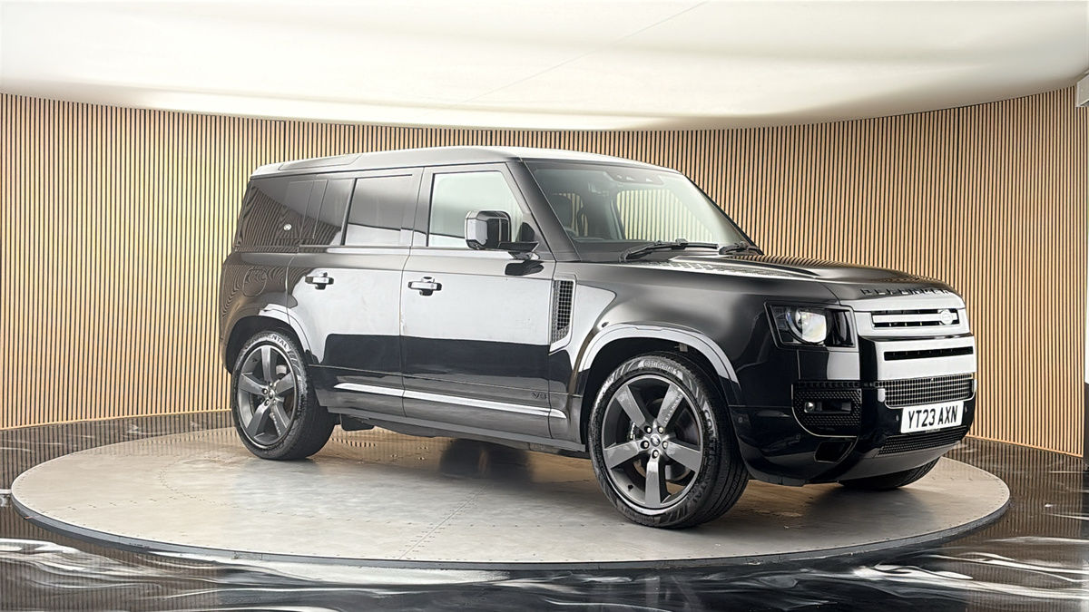 More views of Land Rover Defender 110