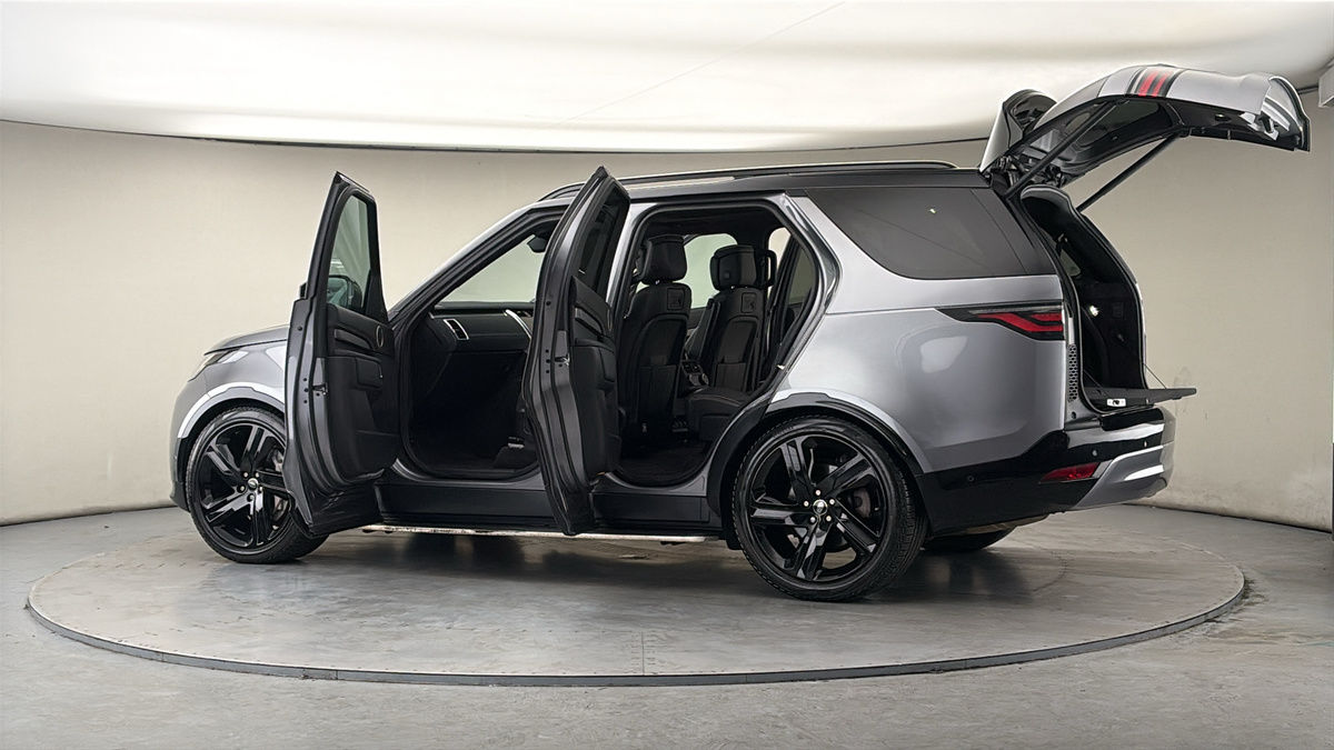 More views of Land Rover Discovery