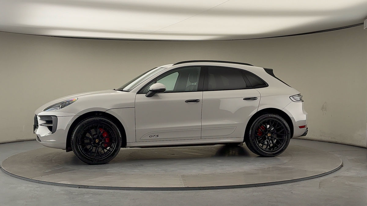 More views of Porsche Macan