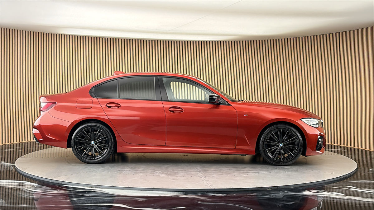 BMW 3 Series Image 16