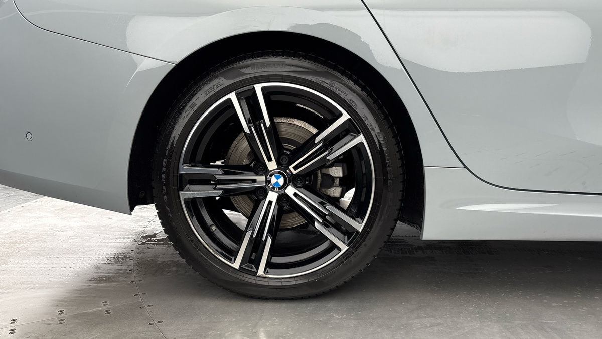 BMW 3 Series Image 10