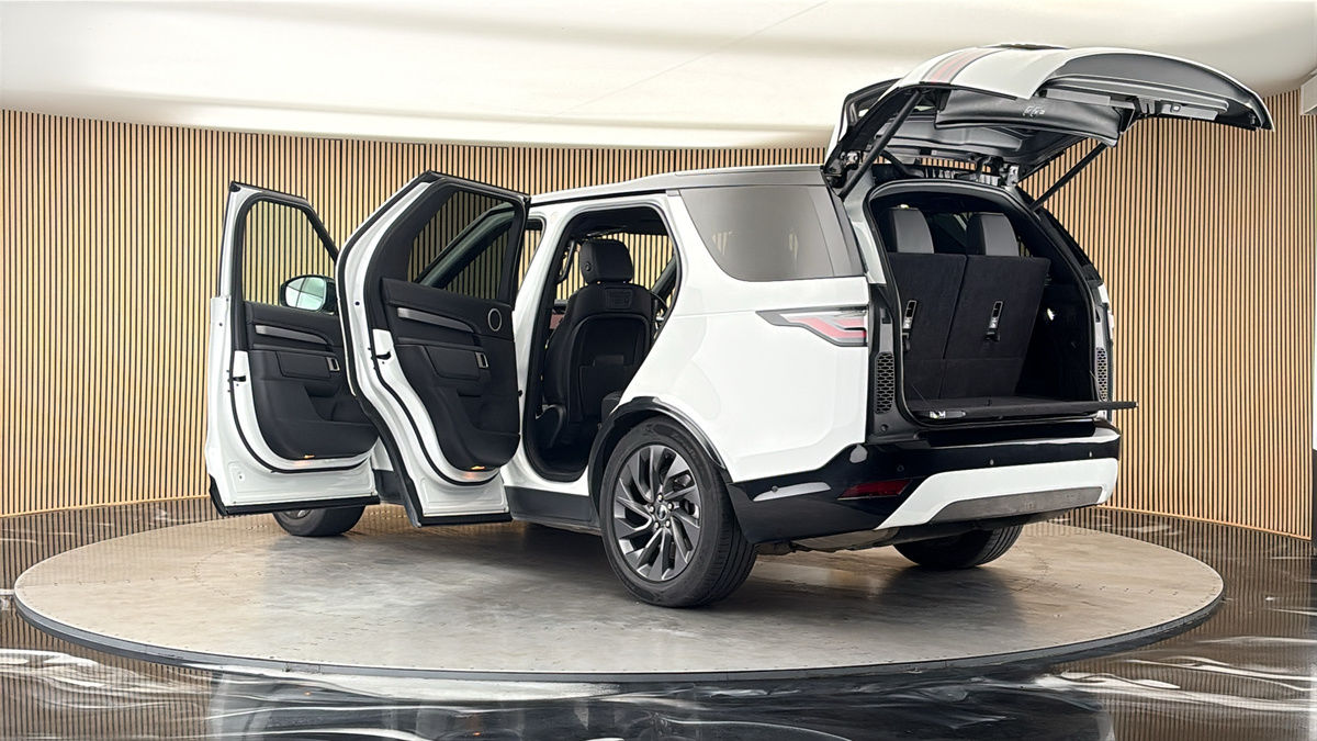 More views of Land Rover Discovery