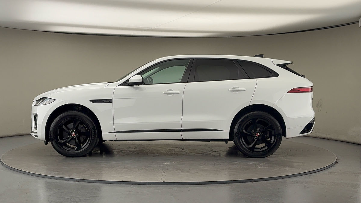 Jaguar F-PACE Image 15