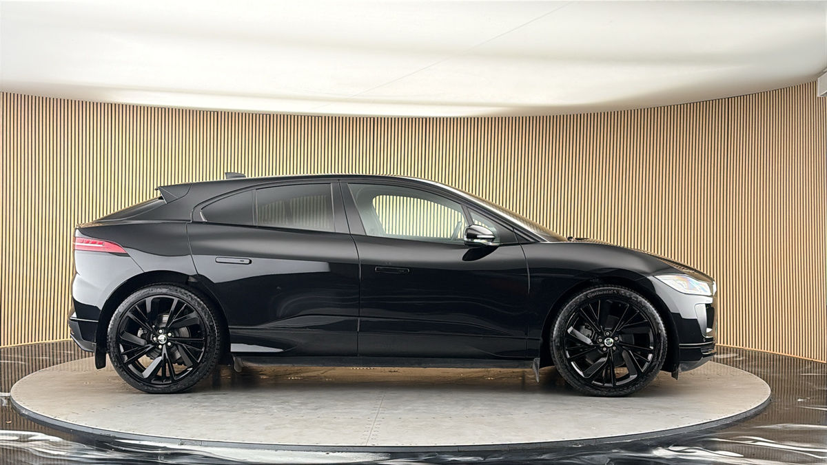 Jaguar I-PACE Image 16