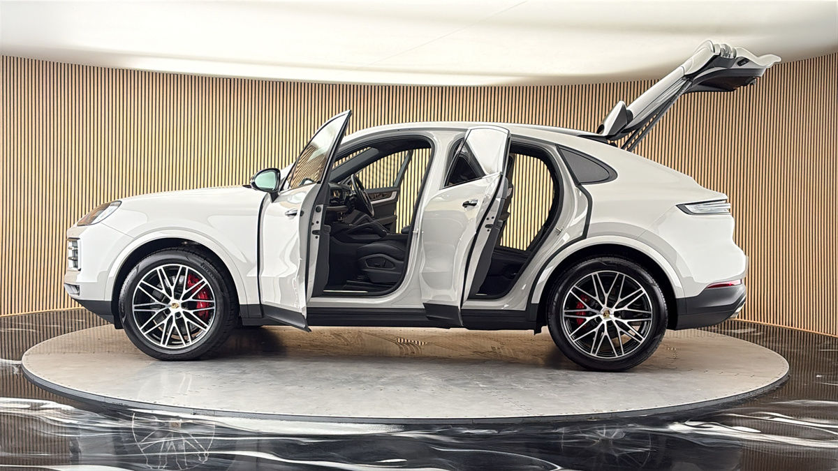 More views of Porsche Cayenne