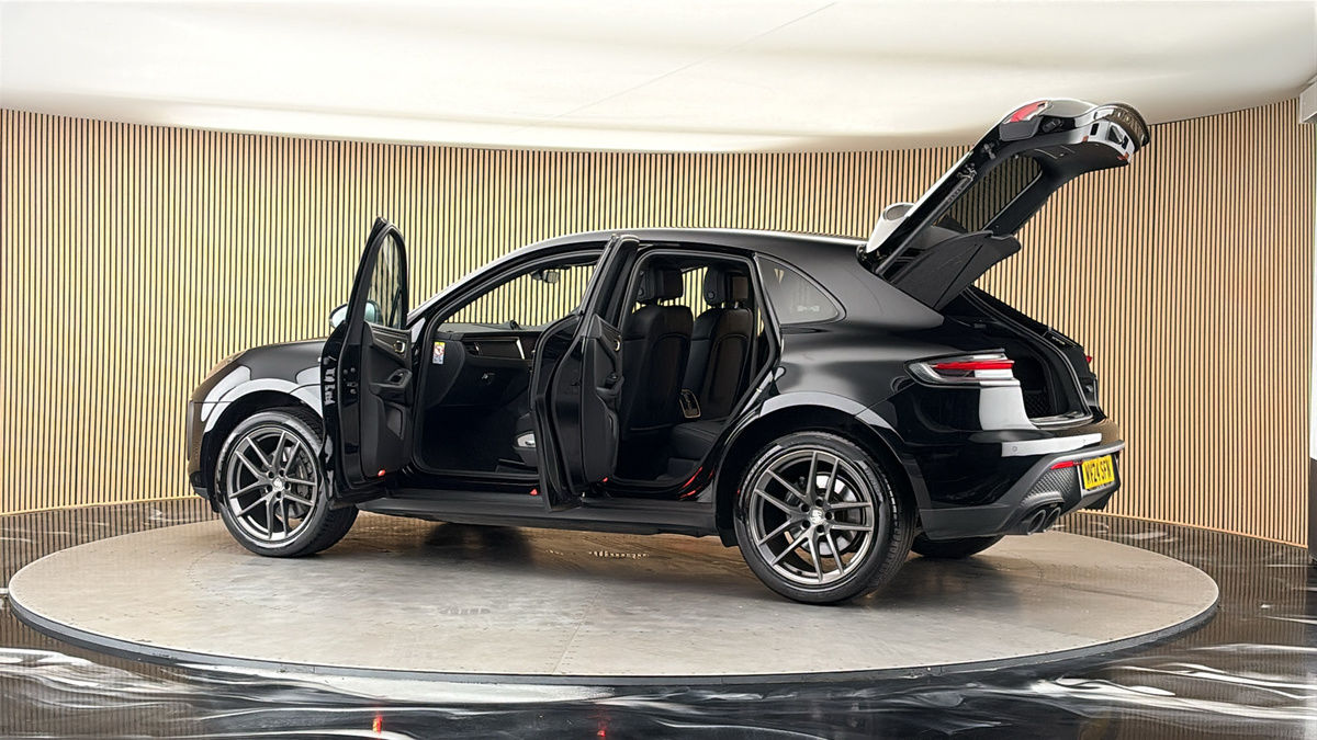More views of Porsche Macan
