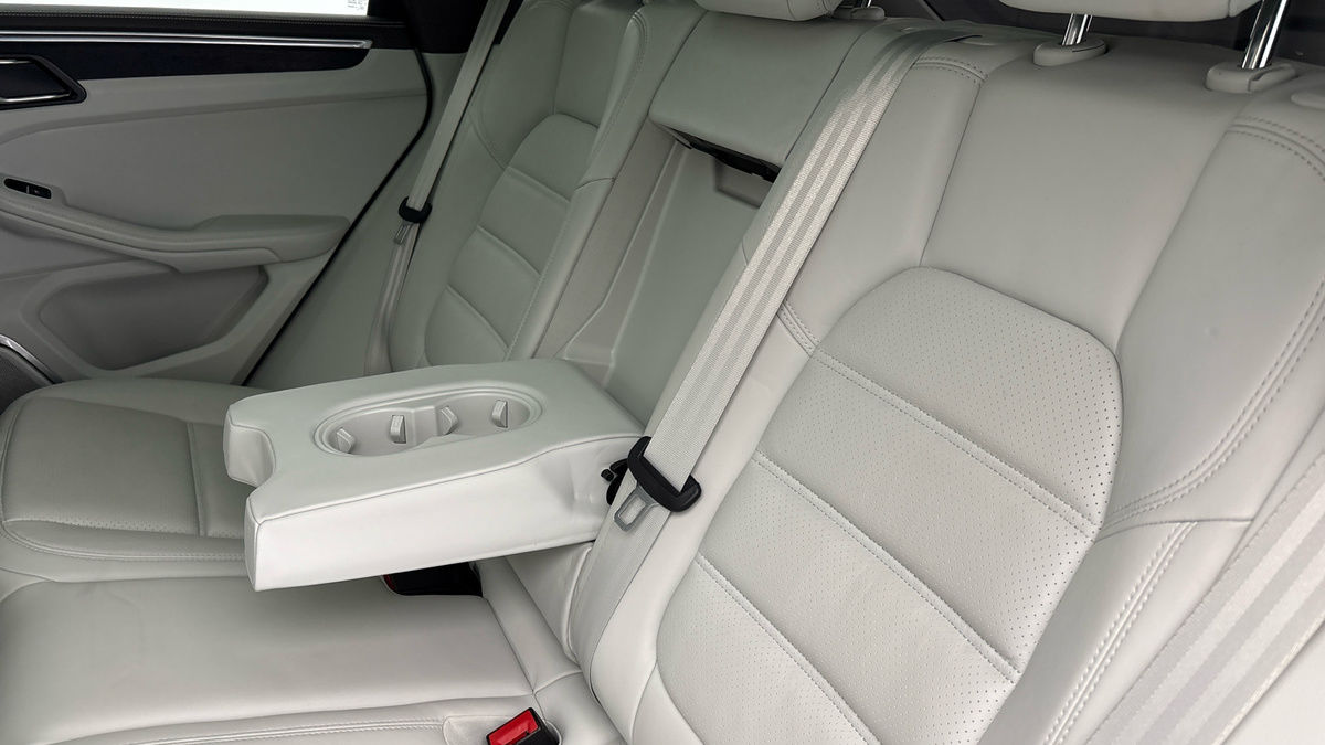 Porsche Macan Image 9