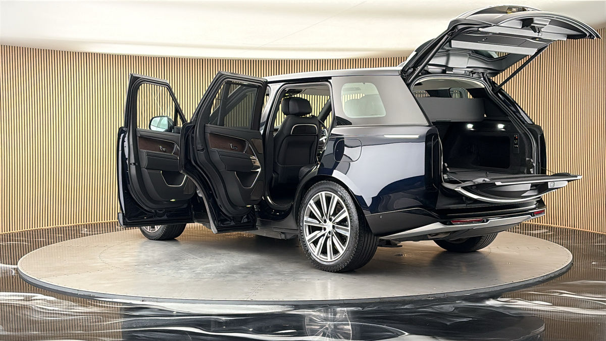More views of Land Rover Range Rover