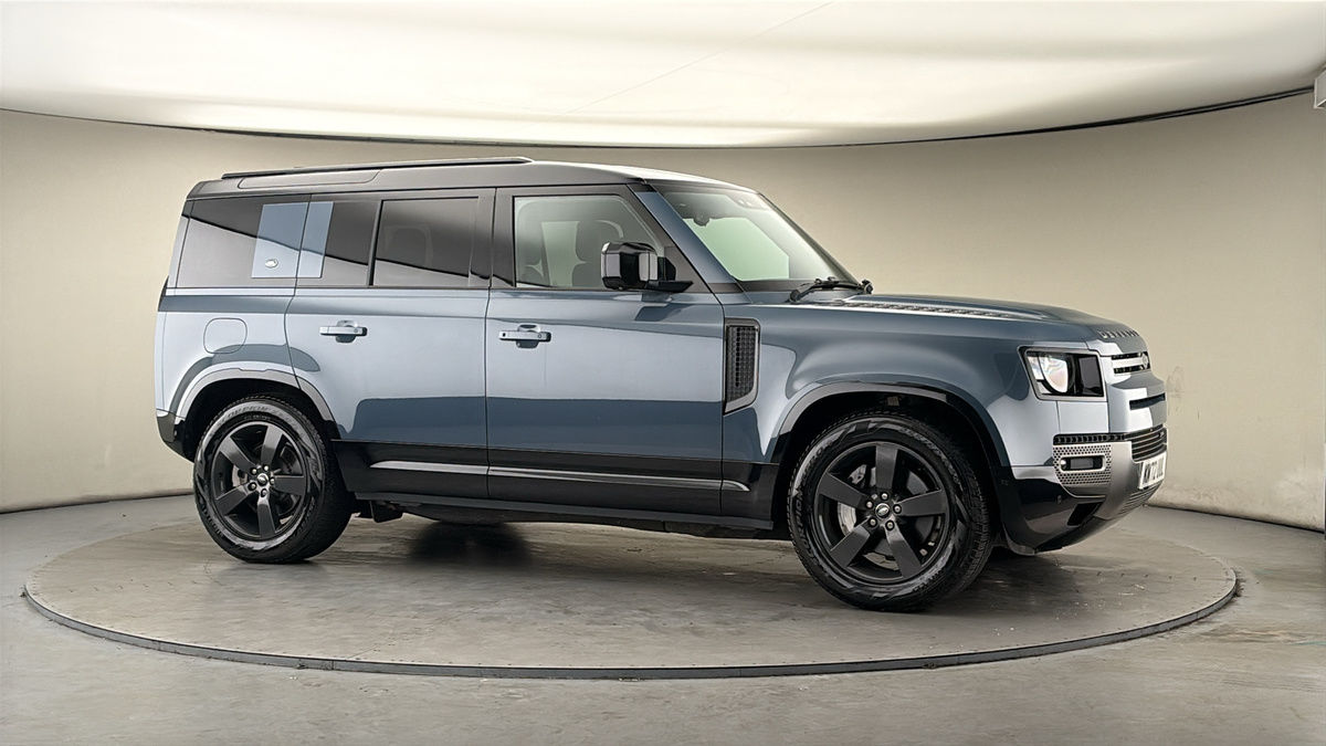 More views of Land Rover Defender 110