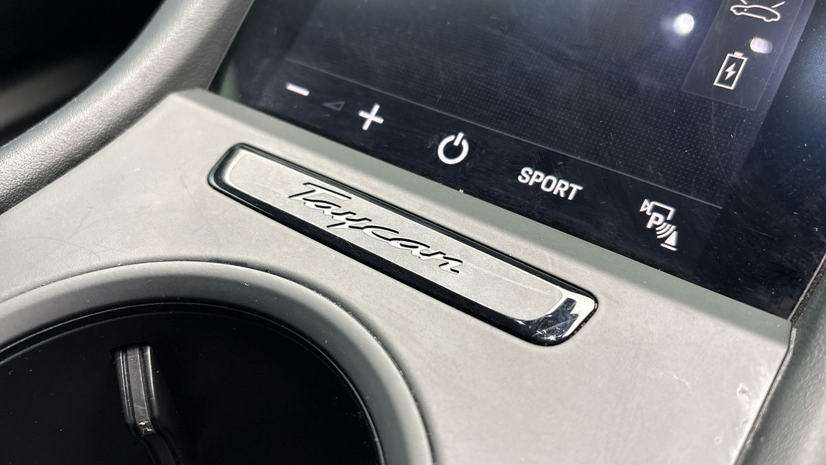 Porsche Taycan Image 6