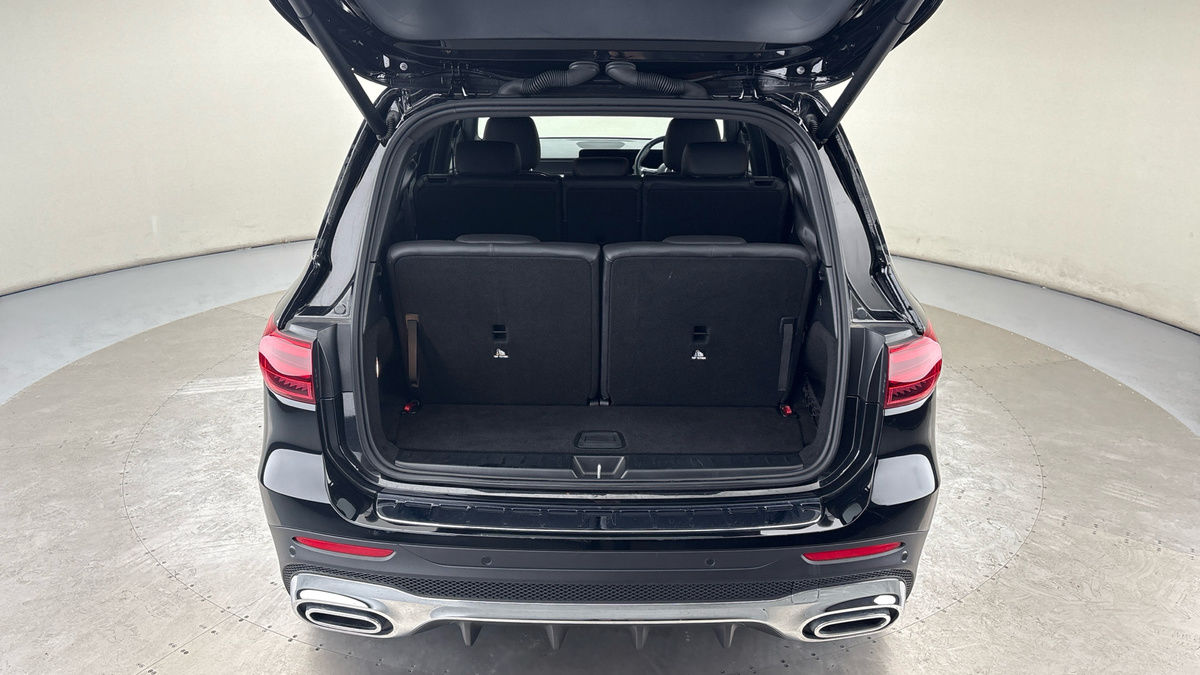 Mercedes-Benz GLB Image 11