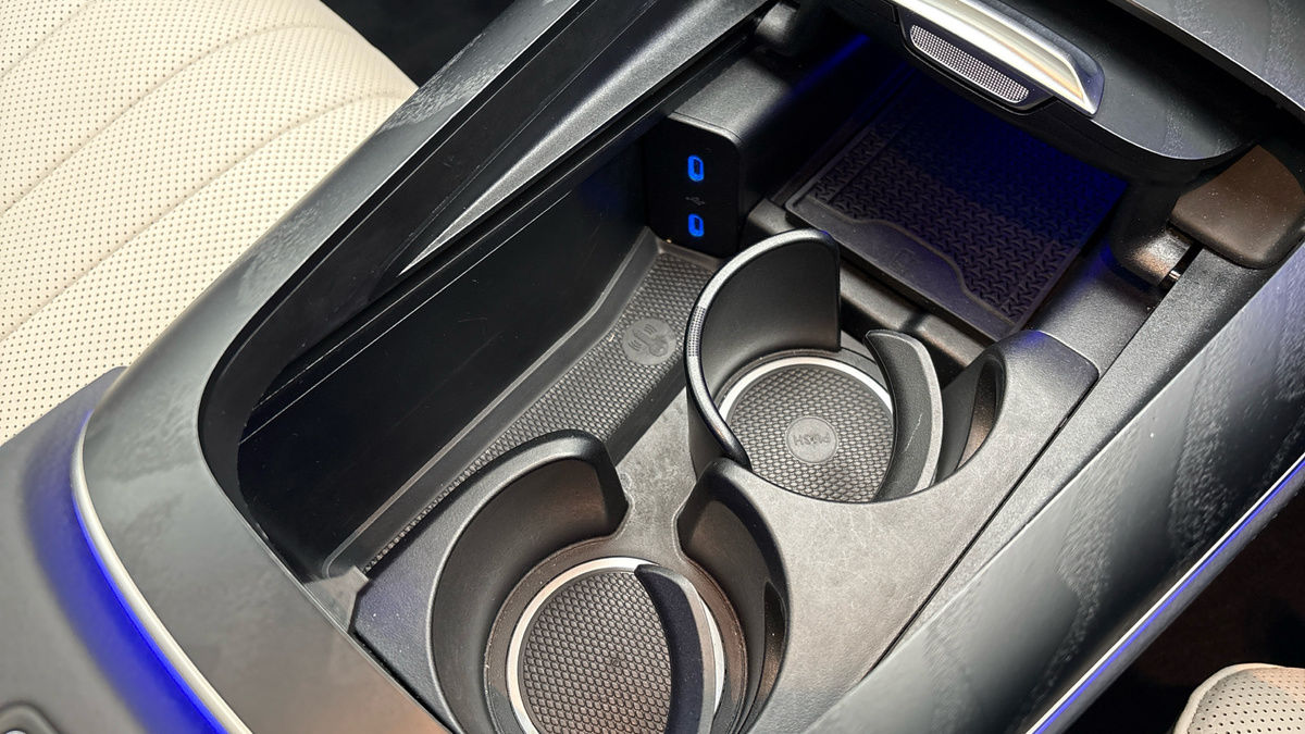 Mercedes-Benz E Class Image 28