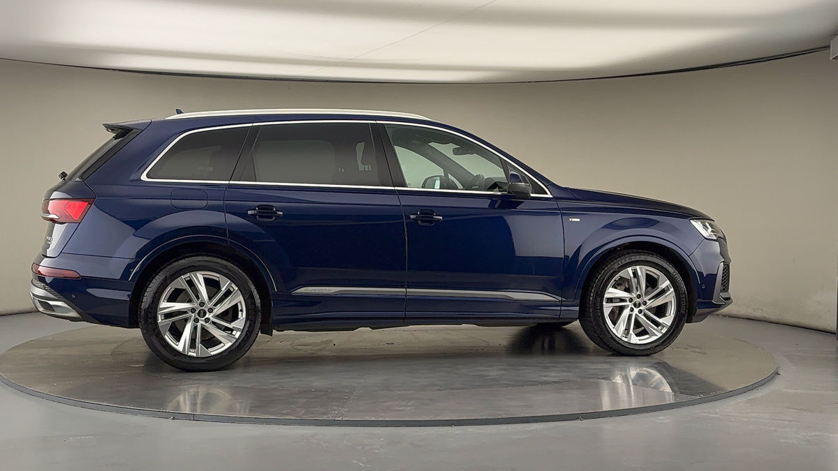 More views of Audi Q7
