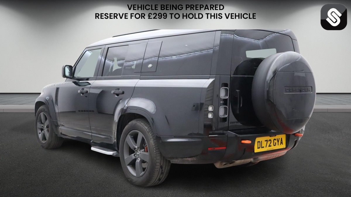 Land Rover Defender 130 Image 3