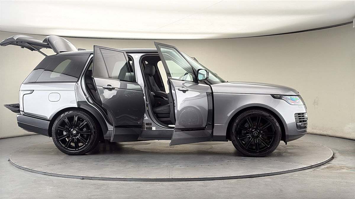 More views of Land Rover Range Rover