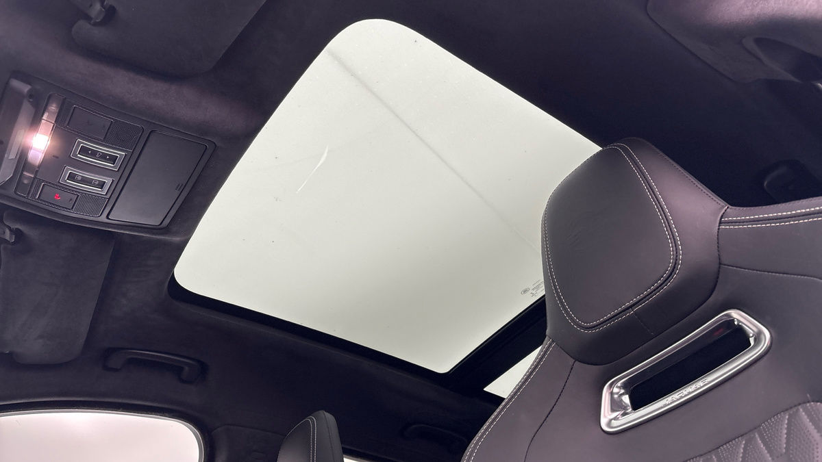 Jaguar F-PACE Image 6
