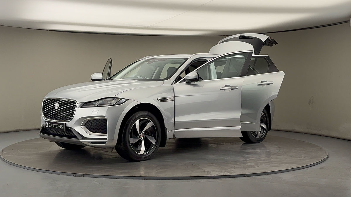 Jaguar F-PACE Image 22