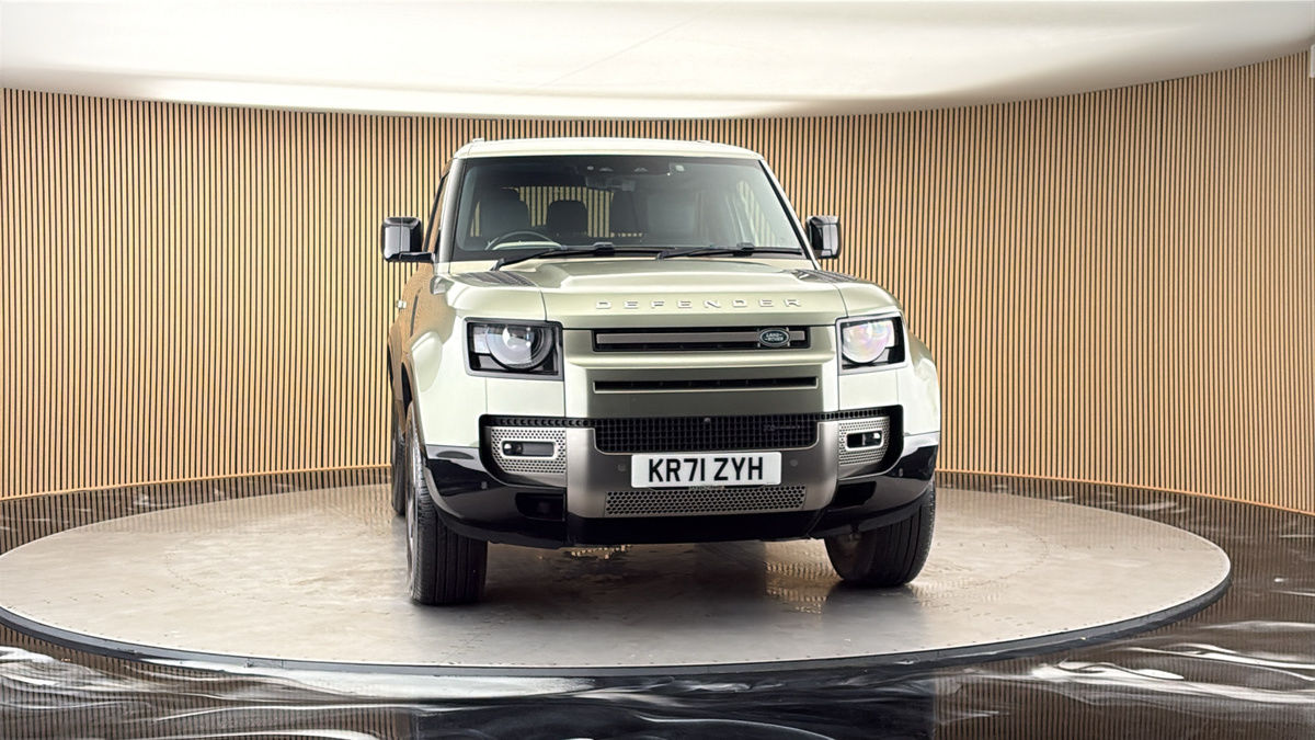 More views of Land Rover Defender 90