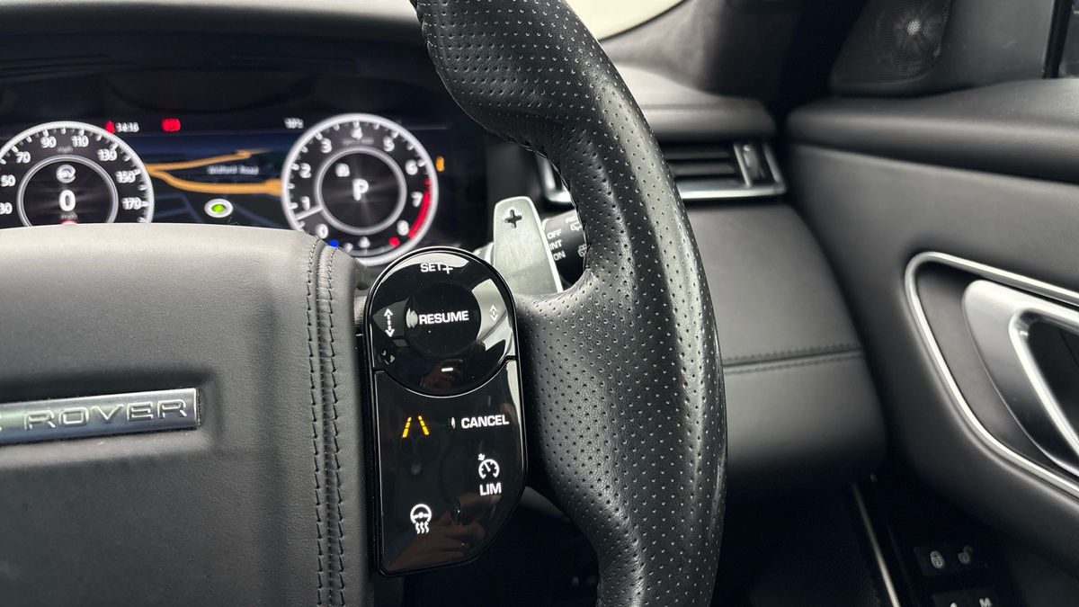 Land Rover Range Rover Velar Image 14