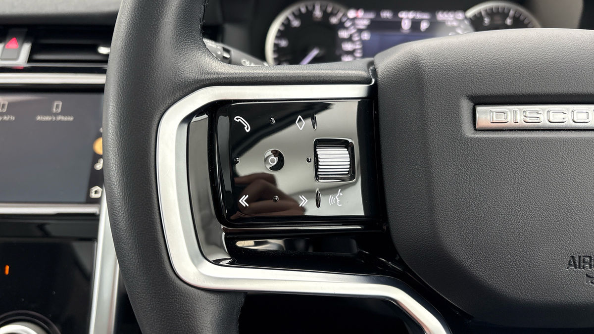 Land Rover Discovery Sport Image 13