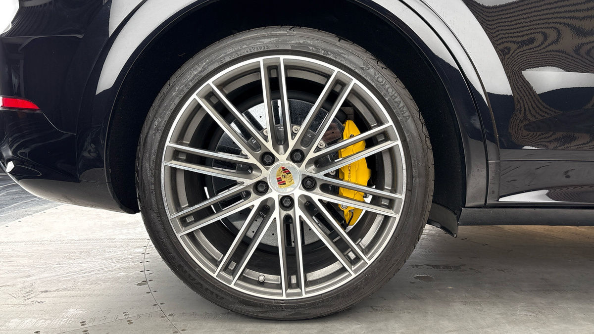Porsche Cayenne Image 10