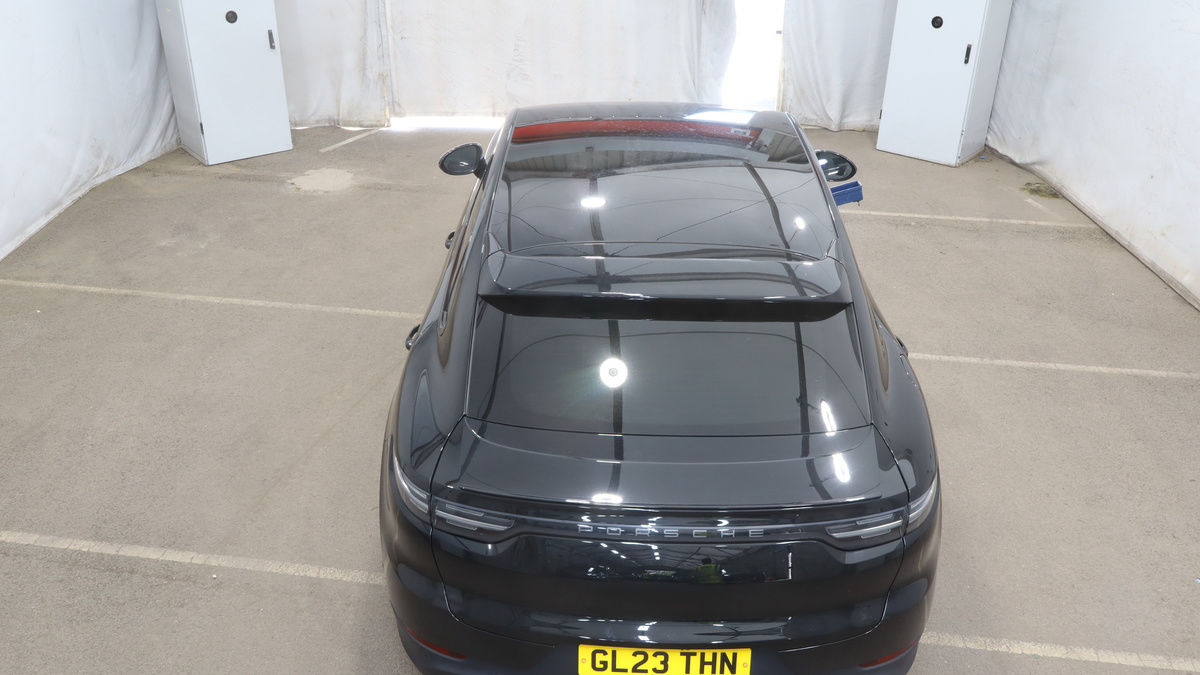Porsche Cayenne Image 8