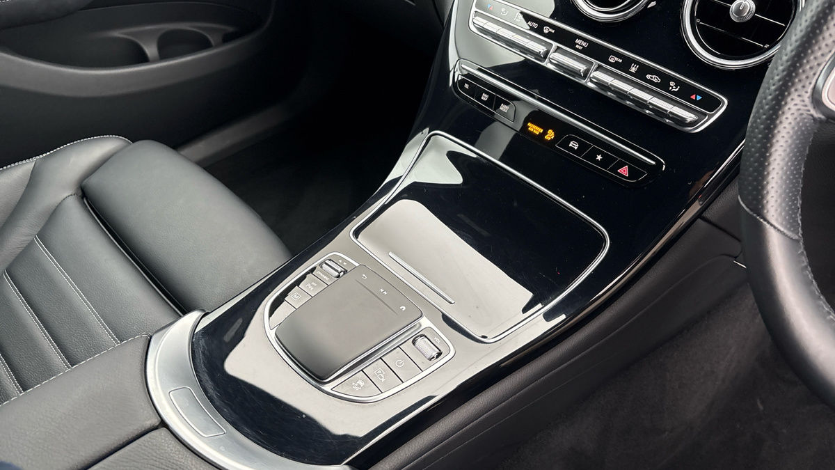 Mercedes-Benz GLC Image 18